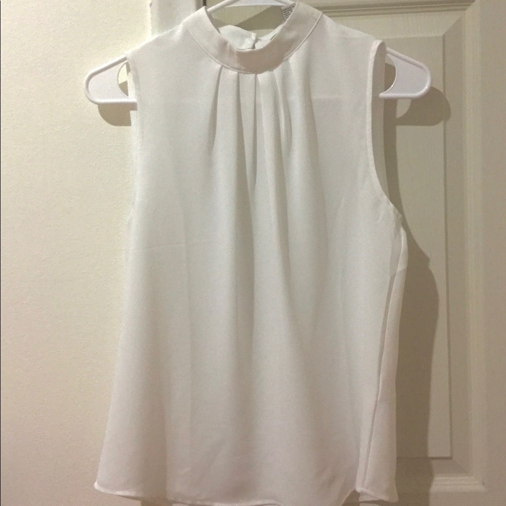 FOREVER 21 contemporary white collar tank